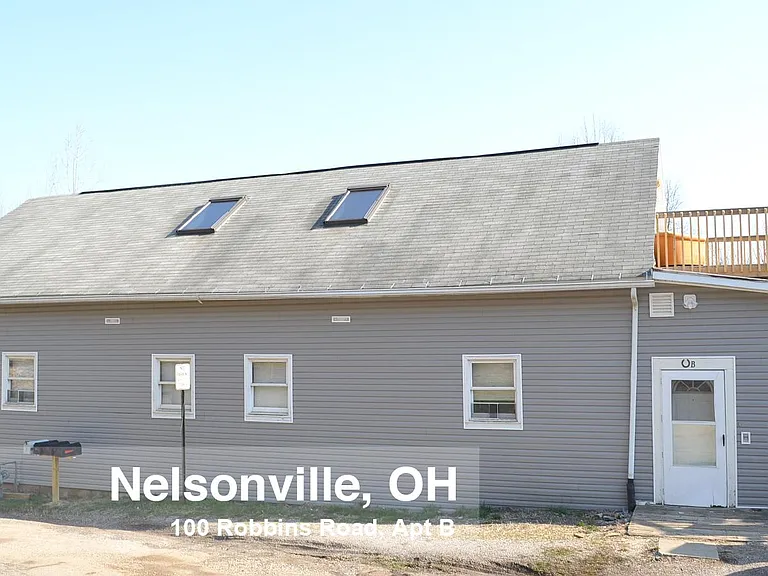 100 Robbins Rd #B — Photo 1