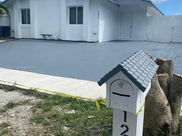 12024 SW 210th Ter, Miami, FL 33177
