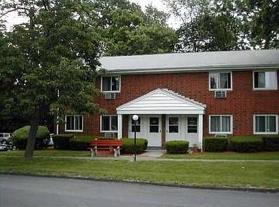 1st image of 3 Manor Dr