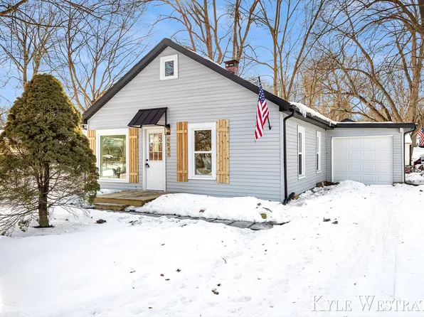 4035 Leland Ave NW, Comstock Park, MI 49321