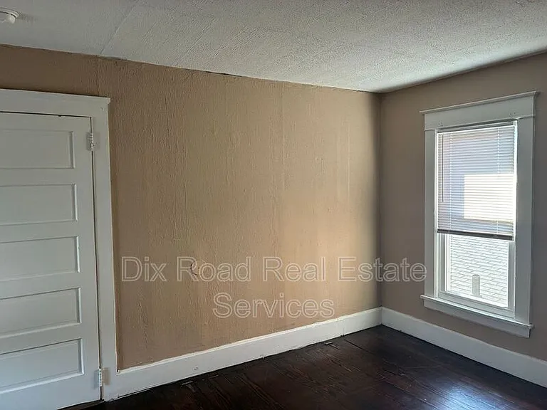 1002 Auburn St #2 — Photo 9
