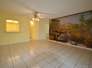 8701 SW 12th St APT 6, Miami, FL 33174