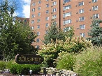 1st image of 11820 Edgewater Dr APT 412