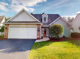 170 Lake Pointe Cir, Canfield, OH 44406