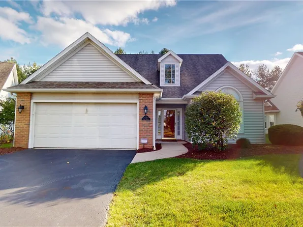 170 Lake Pointe Cir, Canfield, OH 44406