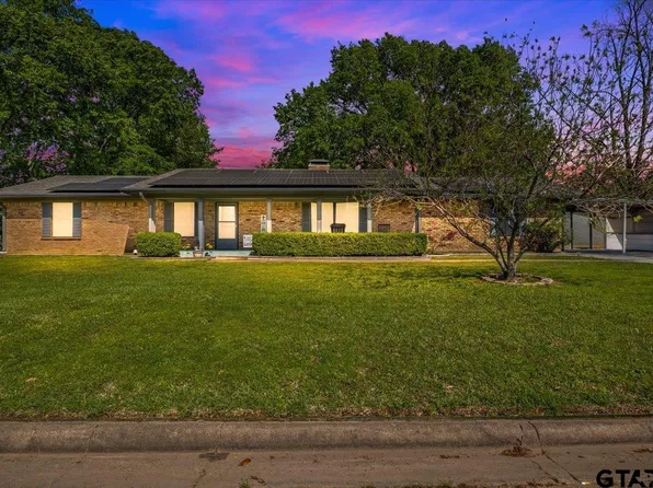 140 Spruce St, Van, TX 75790