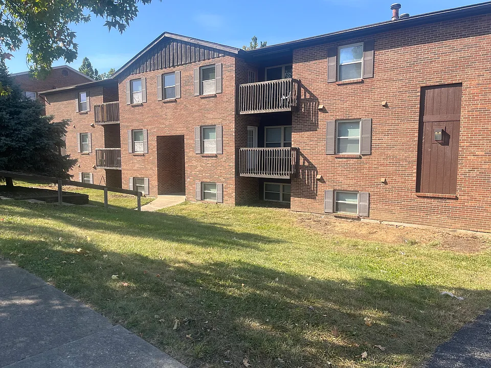 704 Gordon Smith Blvd #1