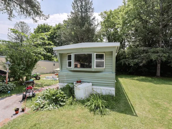 18 Apache Dr, North Adams, MA 01247