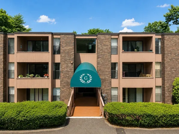 30 Shrewsbury Green Dr Unit G, Shrewsbury, MA 01545