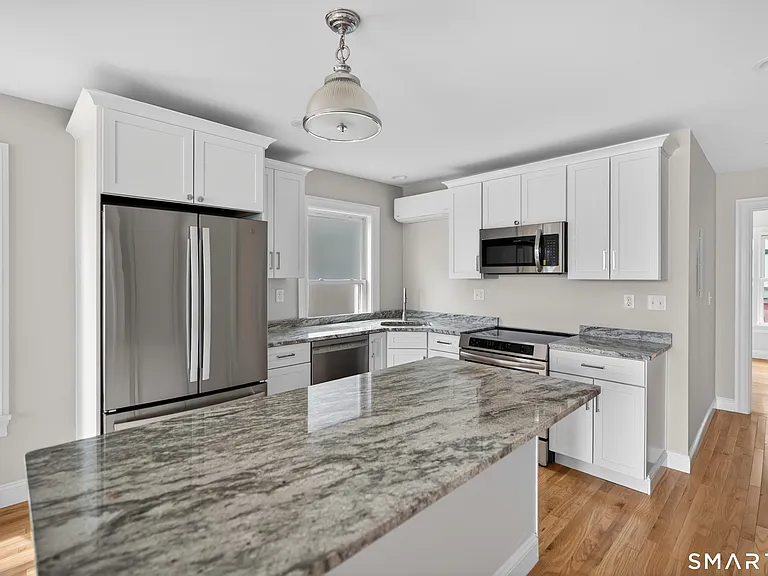 138 Bank St #2B — Photo 10
