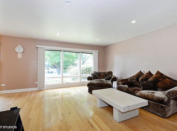 2nd image of 7833 Tripp Ave