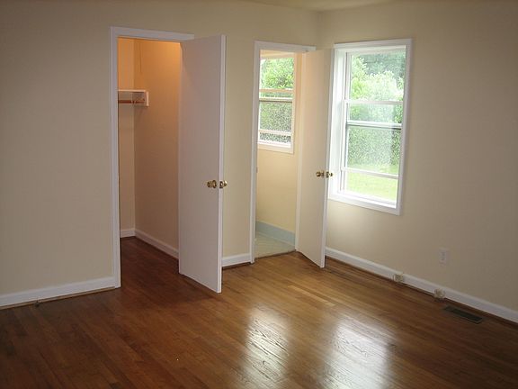 Master suite with 1/2 bath