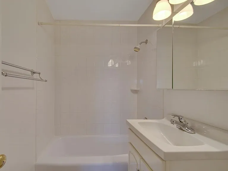 326 Broadway #15 — Photo 4