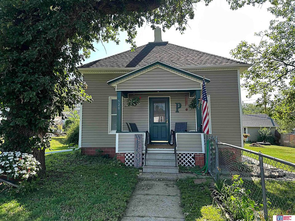 1st image of 520 S 1st St
