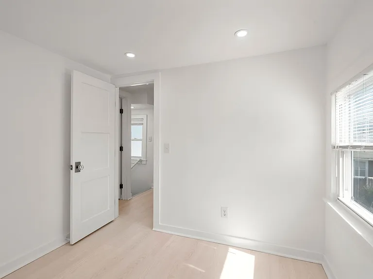 42 Riverside Ave — Photo 16