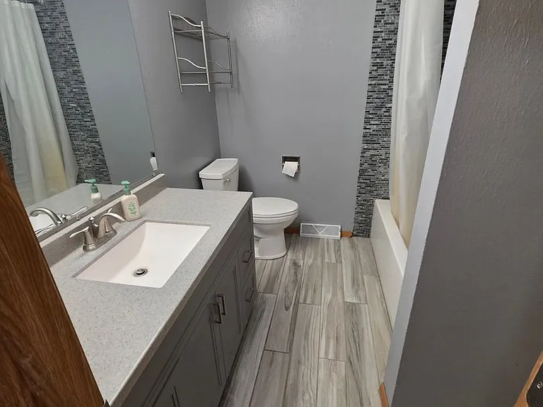 501 Adare Rd — Photo 6