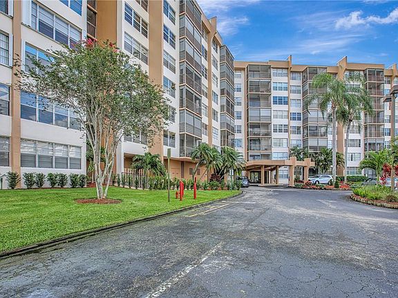 2nd image of 1200 St Charles Place #404