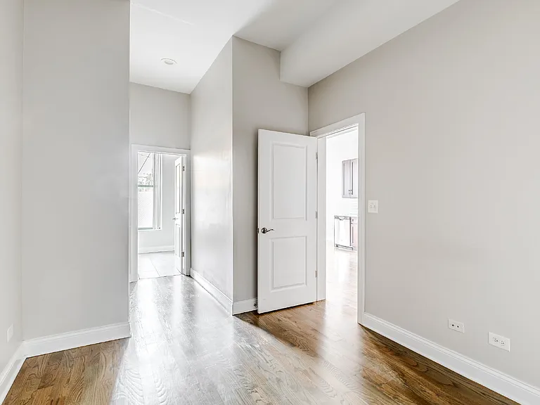 1947 W Chicago Ave #2F — Photo 6