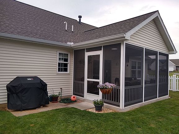 2nd image of 37 Loganberry Ct