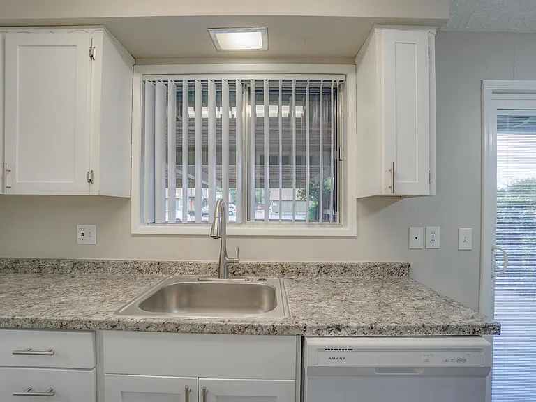 Quailwood Apartments — Photo 16