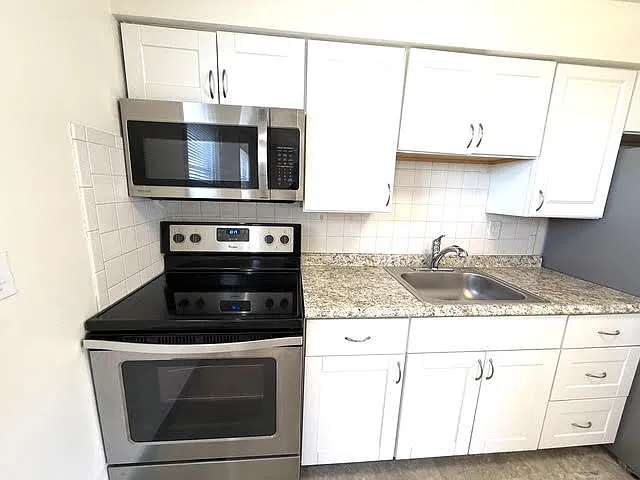 550 Elm St #A — Photo 9
