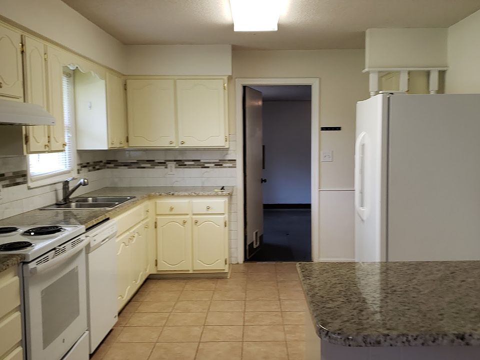 2nd image of 2800 Frances Ave Suite C
