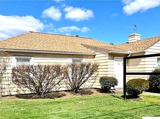 6166 Pearl Rd, Cleveland, OH 44130