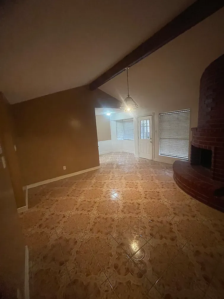 4 bed, 1804 sqft, $1,900 — Photo 2