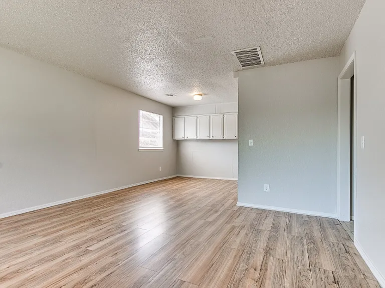 8814 NE 13th St — Photo 20