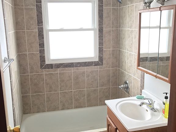 3rd image of 9607 Farmer Dr