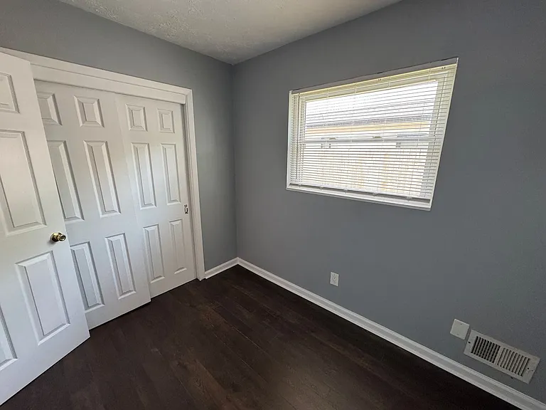 1019 S Randolph St — Photo 16