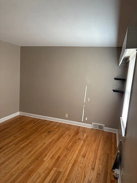 2 bed, 900 sqft, $1,200 — Photo 3