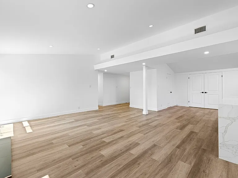 6445 Oakdale Ave — Photo 7
