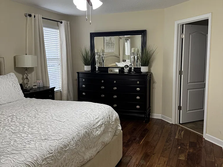 1454 Lakeside Ave — Photo 10