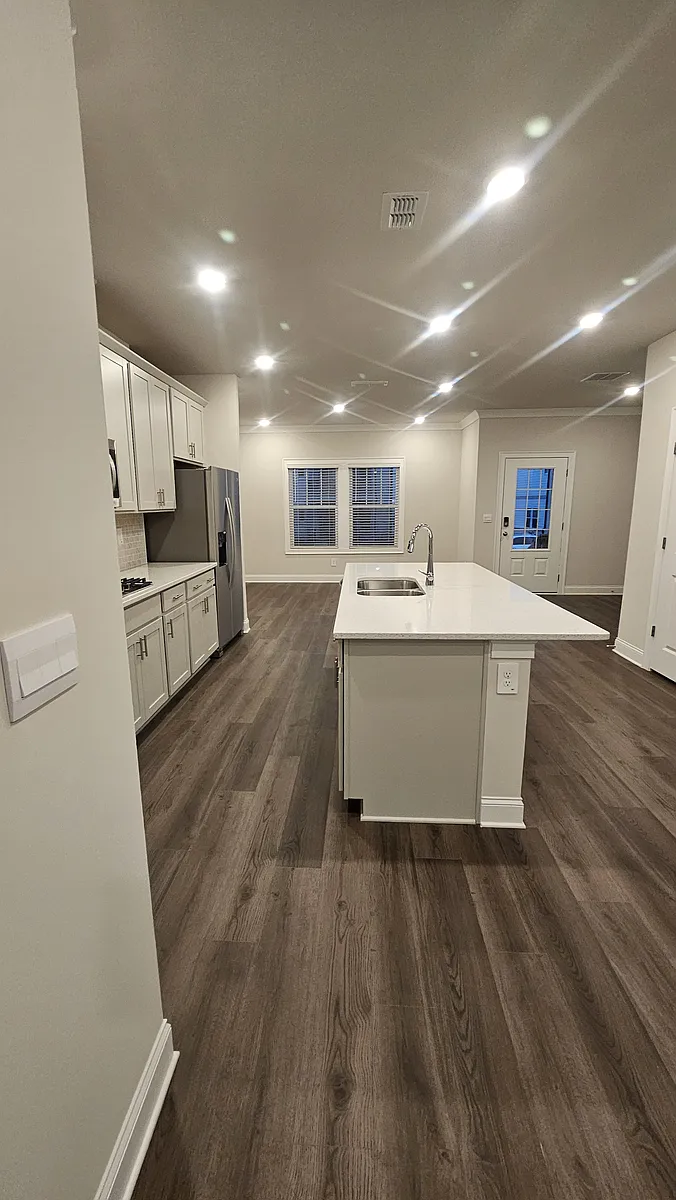 Building Photo - 2696 Devon Vale St #2696