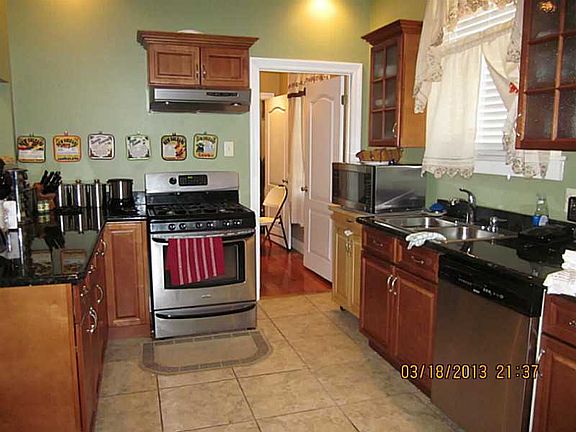 4th image of 2901 Bruxelles St