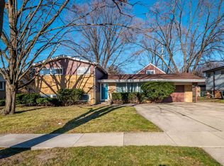 1402 W Busse Ave, Mount Prospect, IL 60056