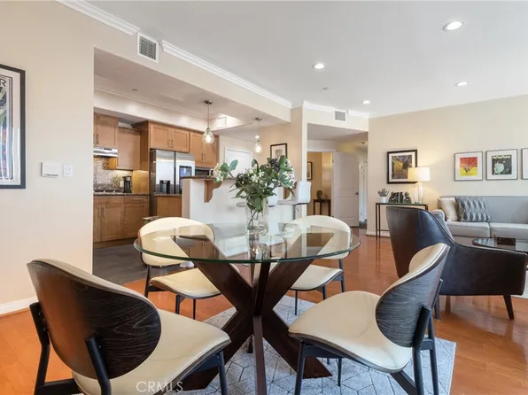 4821 Bakman Ave Unit 206, Valley Village, CA 91601