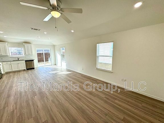 3rd image of 4910 Dry Creek Rd