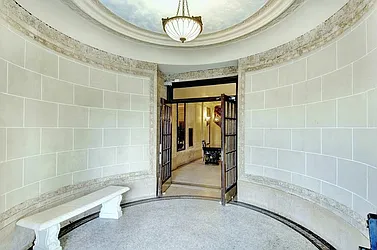 Rented by R New York
