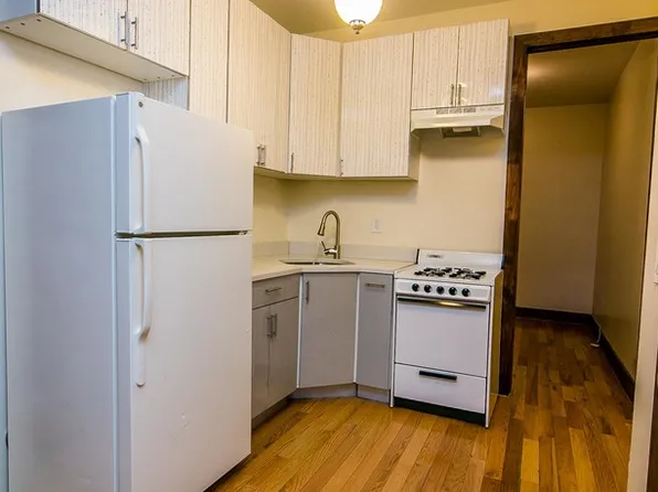 839 Hart Street image 1 of 5