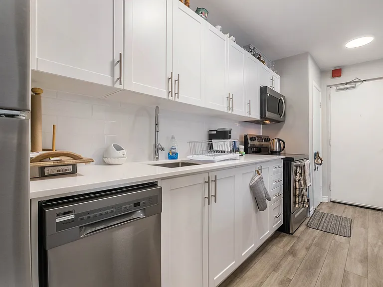 14 Scace Ave #18 — Photo 3
