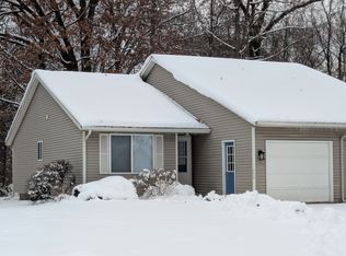 393 Oak Harbor Ct, Holland, MI 49424