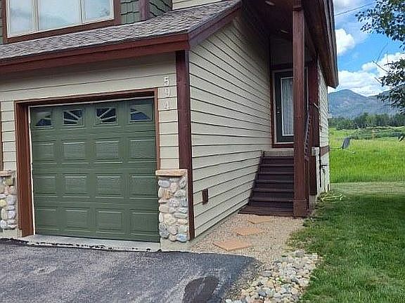 2nd image of 594 Parkview Dr