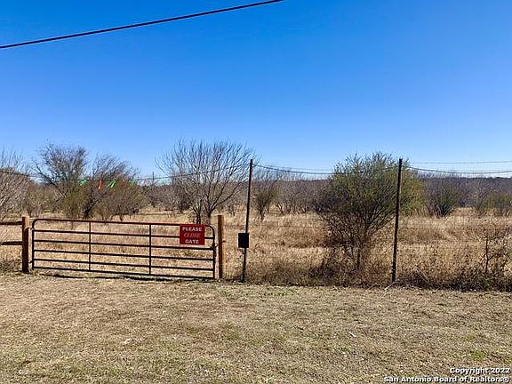 3rd image of 695 County Road 381