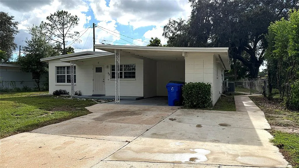 4 bed, 2.0 bath, 1294 sqft, $2,150 — Photo 1