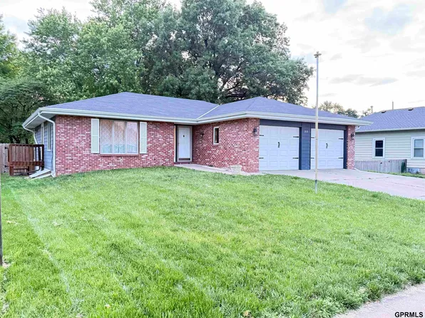215 S 14th St, Seward, NE 68434