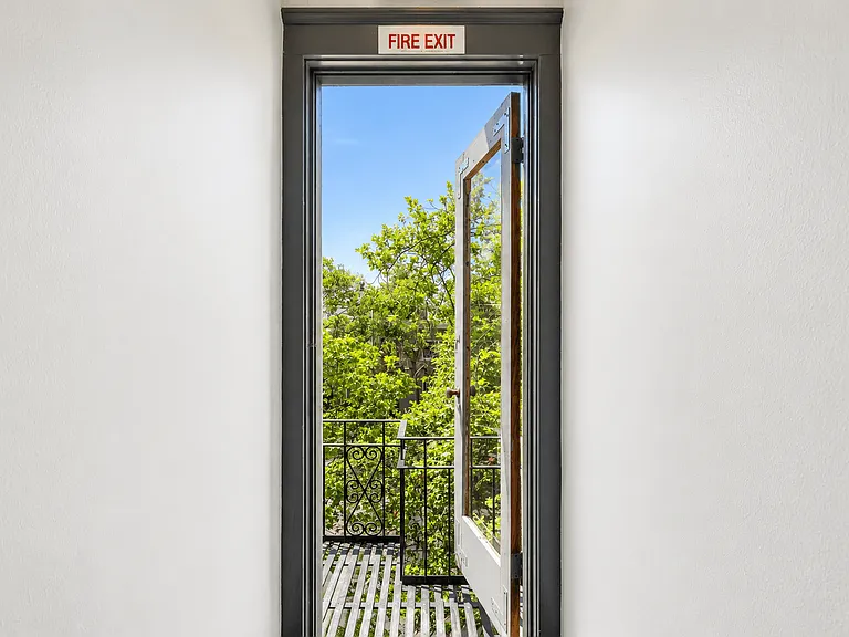 Buren Haus — Photo 23