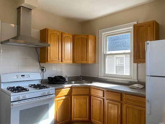4th image of 15014 18th Ave Floor 2