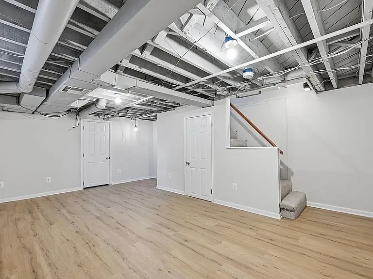 308 Georgia Ave NE — Photo 20